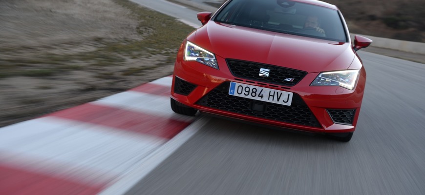 Najrýchlejšou predokolkou na Nürburgringu je Seat Leon Cupra