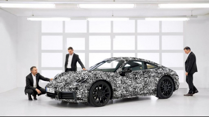 PORSCHE 911 NEBUDE PLNE ELEKTRICKÉ. A ČO CAYMAN?