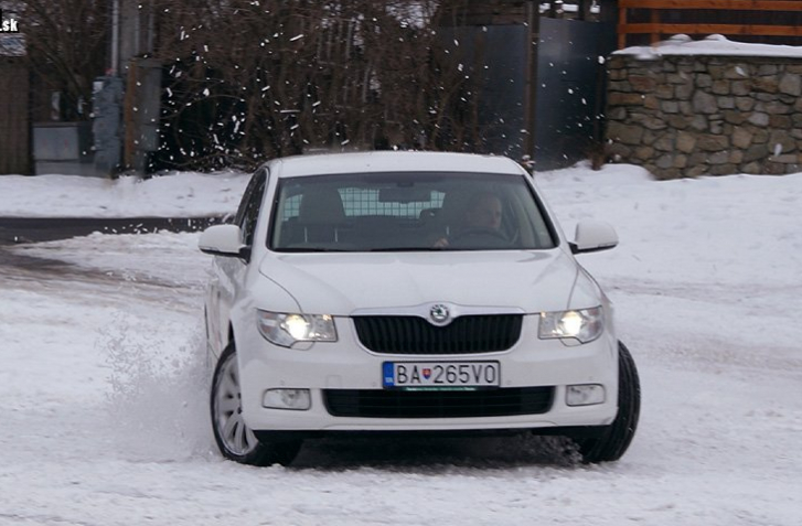 Škoda Superb nie je zrovna auto, ktoré vás napadne pri slove 