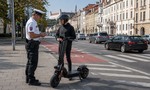 Zákaz elektrokolobežiek nad 25 km/h: Prídete o papiere a zaplatíte mastnú pokutu