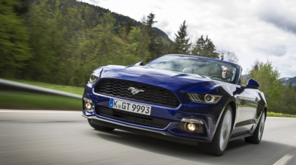 TEST: FORD MUSTANG CABRIO 2,3 ECOBOOST (6 GEN.)