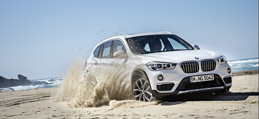 BMW X1 opeknela. Vyzerá dospelo, no príde aj len predokolka