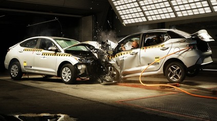 Global NCAP zbúral dva sedany určené rôznym trhom. V jednom z nich by ste nechceli sedieť