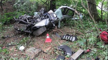 Šialená nehoda. Neuhádnete o aké auto ide