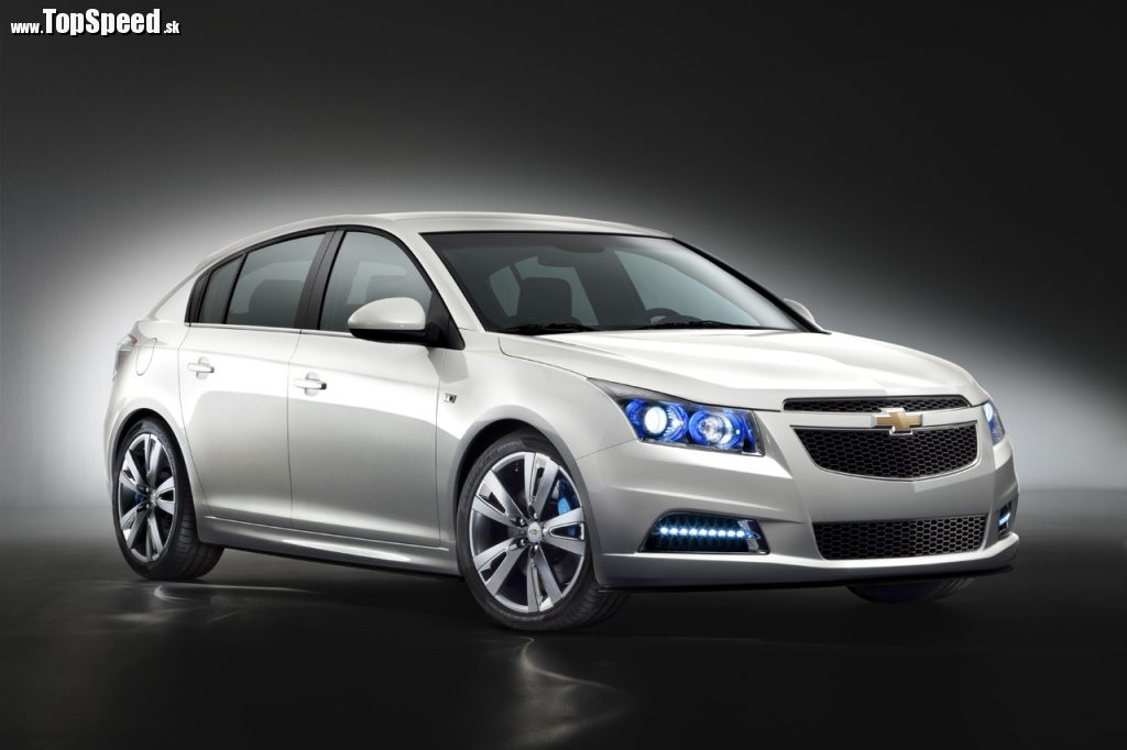 Chevrolet Cruze Hatchback je z predu na nerozoznanie od sedanu