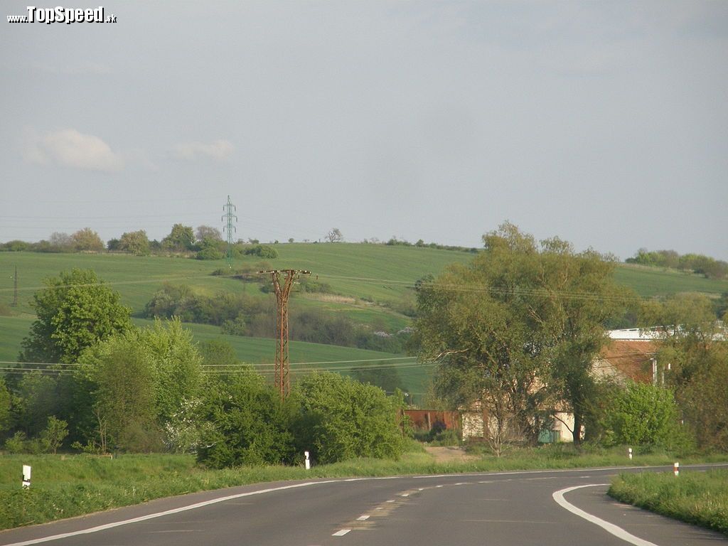 Cesta prechádza mestami Krupina, Zvolen, Banská Bystrica, Podbrezová a Brezno.