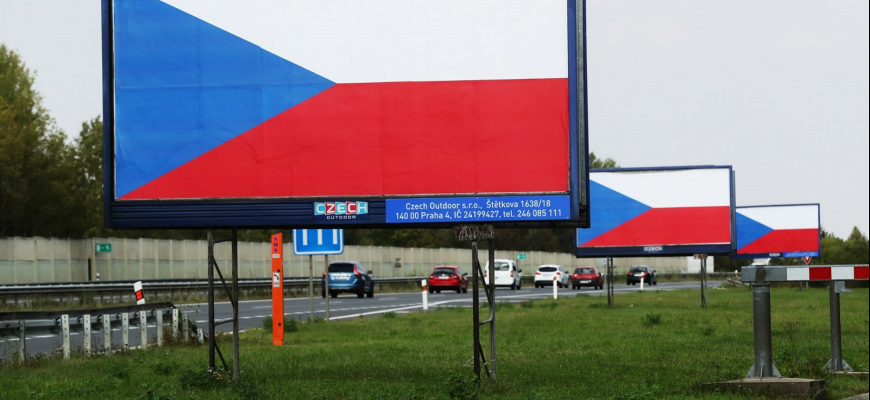 Billboardy v Česku nemiznú tak rýchlo, ako by mali