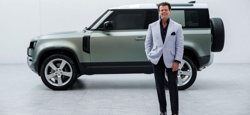 Zemetrasenie v Jaguare: šéfdizajnéra zodpovedného za premenu značky vyviedla z firmy eskorta!