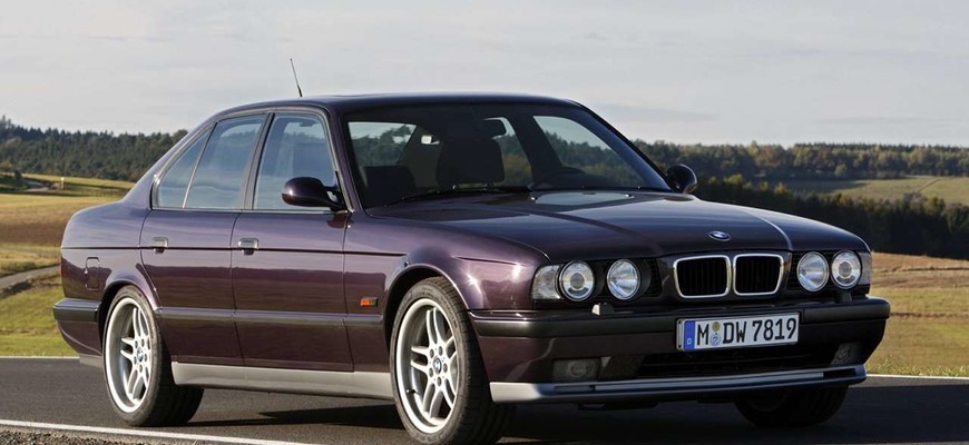 Stúpa cena starým autám? Podľa tohto BMW M5 E34 naďalej áno