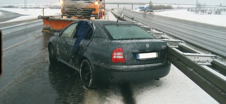 Môžete predbiehať sypače na diaľnici?