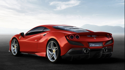 FERRARI F8 TRIBUTO MÁ HISTORICKY NAJVÝKONNEJŠÍ V8