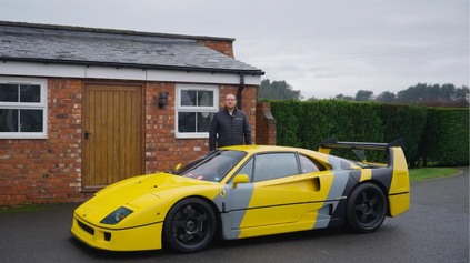 KOĽKO MÁ NAJAZDENÉ NAJPOUŽÍVANEJŠIE FERRARI F40? TENTO KUS JAZDÍ AJ V ZIME