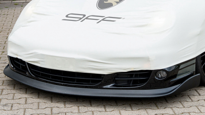 UPRAVENÉ PORSCHE 911 TURBO S MAXIMÁLKOU 403KM/H