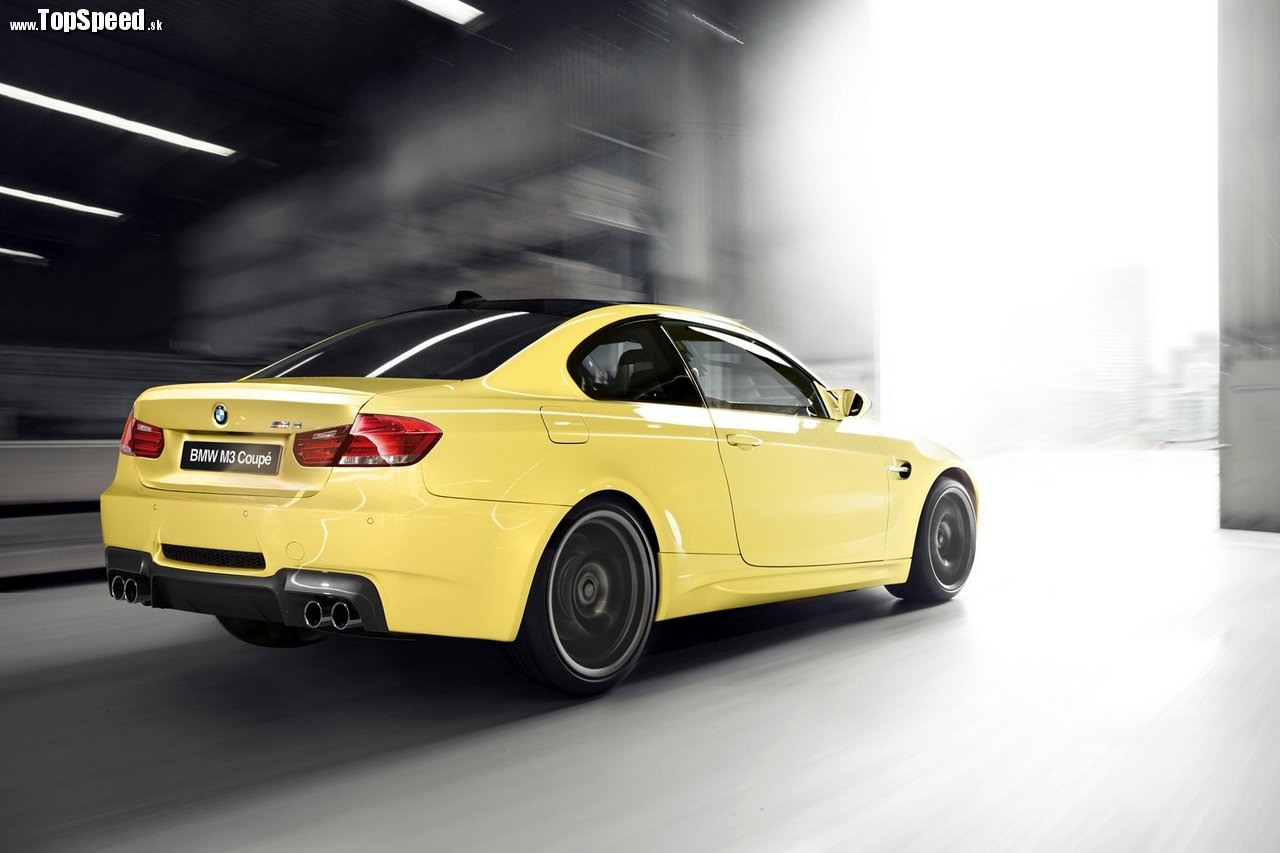 BMW po prvýkrát v histórii predstaví najprv štvordverový sedan a až potom dvojdverovú verziu.
