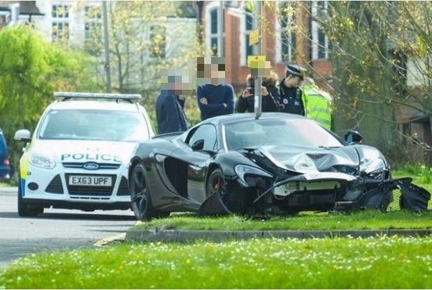 Neuveriteľné. McLaren 650S Spider dokázal rozbiť 10 minút po prevzatí!