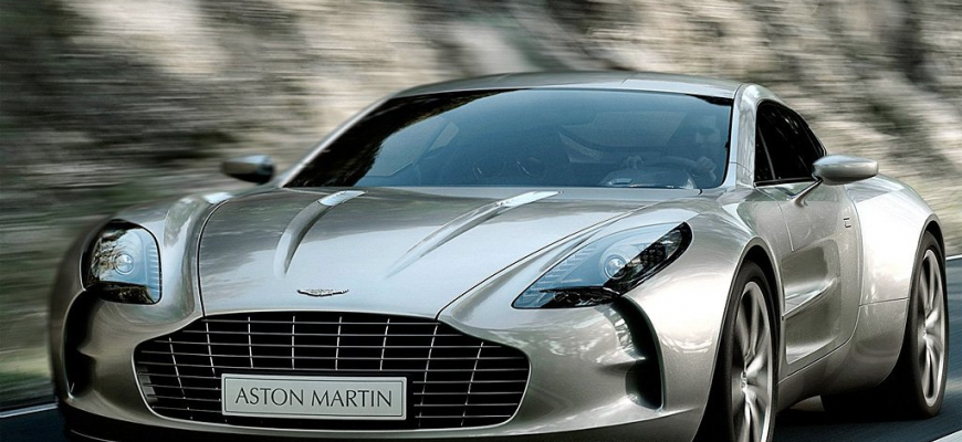 Aston Martin One-77 na prechádzke Londýnom