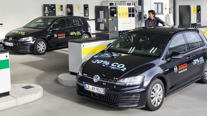 VW, Shell a Bosch vyvíjajú obnoviteľný benzín Blue Gasoline. Na trh ho pošlú ešte tento rok