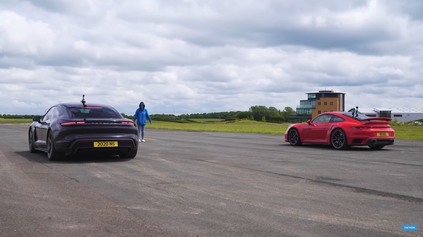 Drag race Porsche Taycan Turbo S proti 911 Turbo S