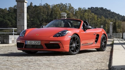 KVÔLI VYSOKÉMU DOPYTU PORSCHE ROZŠÍRI VÝROBU MODELOV BOXSTER A CAYMAN. VYUŽIJE ZÁVOD VW