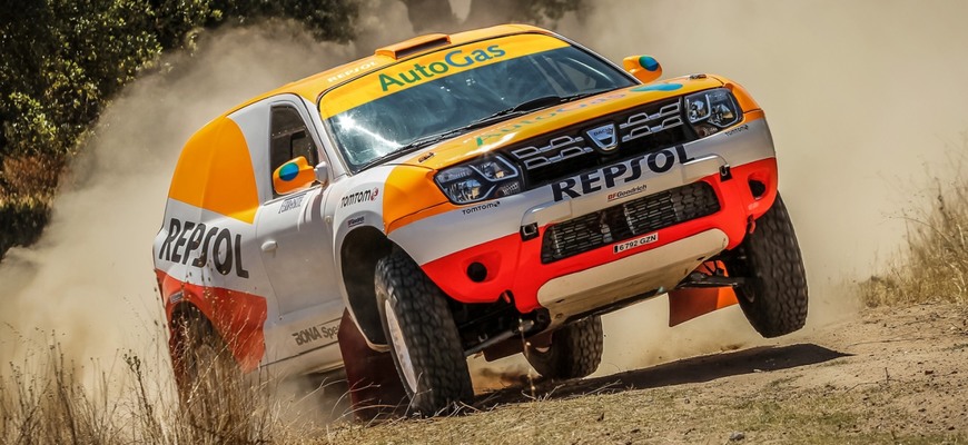 Prekvapenie desaťročia! Dacia ide na Dakar. Za jej volant usadne legendárny Sébastien Loeb