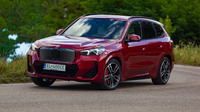 TEST BMW IX1: RODINNÁ ELEKTRIKA DO MESTA