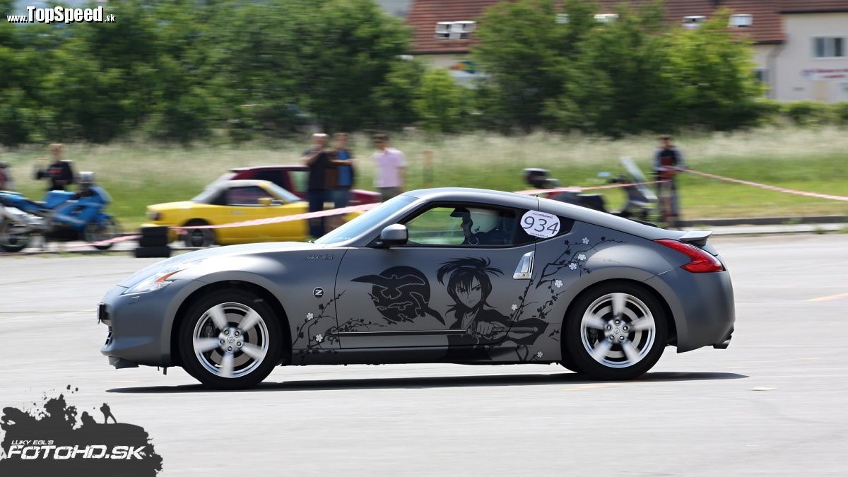 Seriálu AutoSlalom sa pravidelne zúčastňujú aj skutočné chuťovky