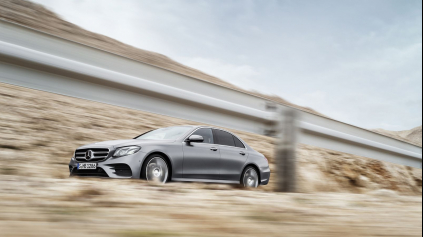 Mercedes v záujme bezpečnosti sťahuje reklamu s Drive Pilot