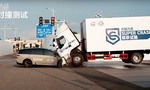 Môžu byť ťažké elektromobily nebezpečné pre nákladné autá? Tento test to naznačuje!