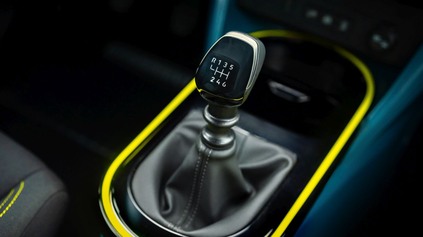 NAJLACNEJŠÍ FIAT GRANDE PANDA OFICIÁLNE. KONEČNE AJ MODEL BEZ ELEKTRIFIKÁCIE A S MANUÁLOM!