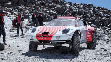 PORSCHE PRIPRAVUJE ZÁKAZNÍKOV NA TERÉNNU 911, PROTOTYPY V ČILE VYŠPLHALI DO VÝŠKY 6007 M