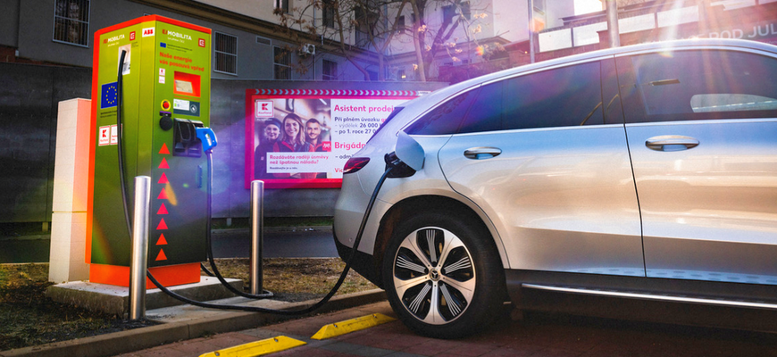 Už i Kaufland zrušil v ČR bezplatné nabíjanie elektromobilov. Vieme, čo chystá na Slovensku