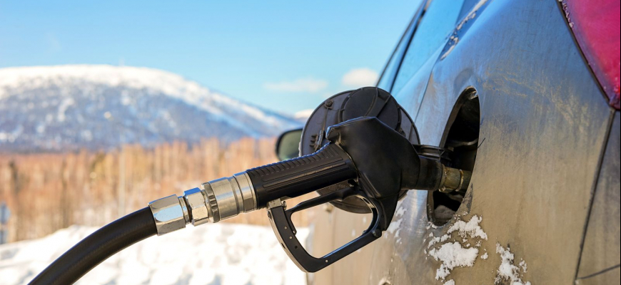 Benzín a nafta v zime vedia potrápiť. Čo robiť, ak nenaštartujete?