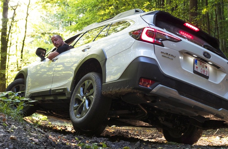 TEST SUBARU OUTBACK 2021 - SCHOPNOSŤAMI SUV ZAHANBÍ A VYSTRAŠÍ AJ SKÚSENÝCH