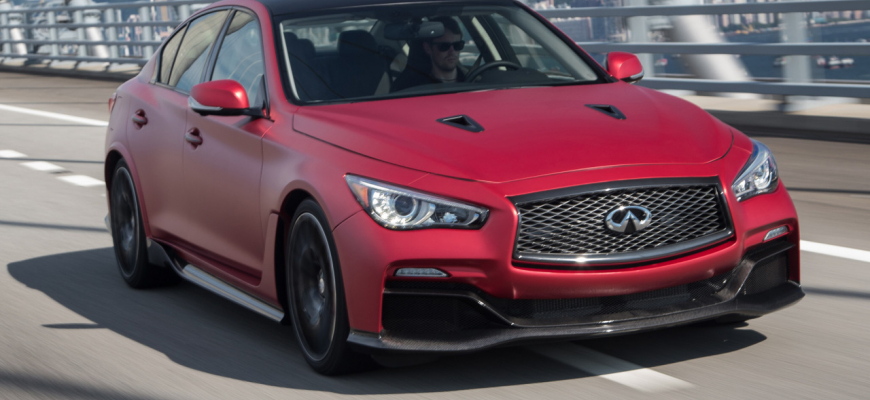 Infiniti Q50 Eau Rouge skončilo v šuplíku