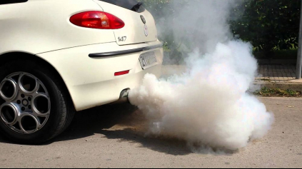Čo hovorí dym z výfuku o stave motora? Rozhoduje farba