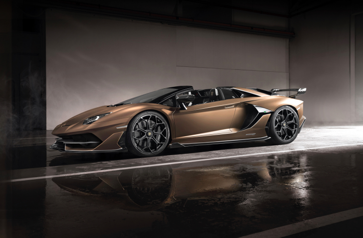 ORCHESTER V12 BEZ STRECHY? LAMBORGHINI AVENTADOR SVJ ROADSTER