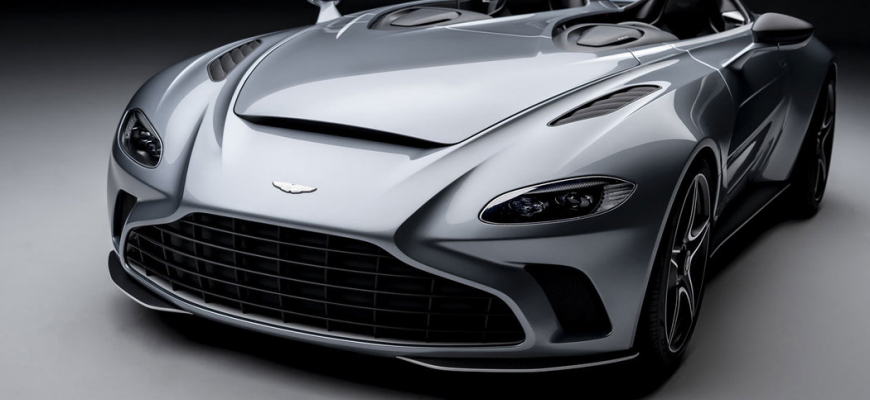Aston Martin V12 Speedster je v dnešnej eko dobe vyslovene chuťovka
