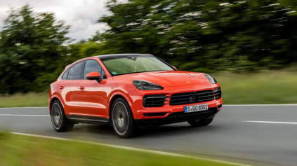 PORSCHE SA DARÍ, RÝCHLO RASTIE A DOBRE PREDÁVA. ZABRAL NAJMÄ CAYENNE