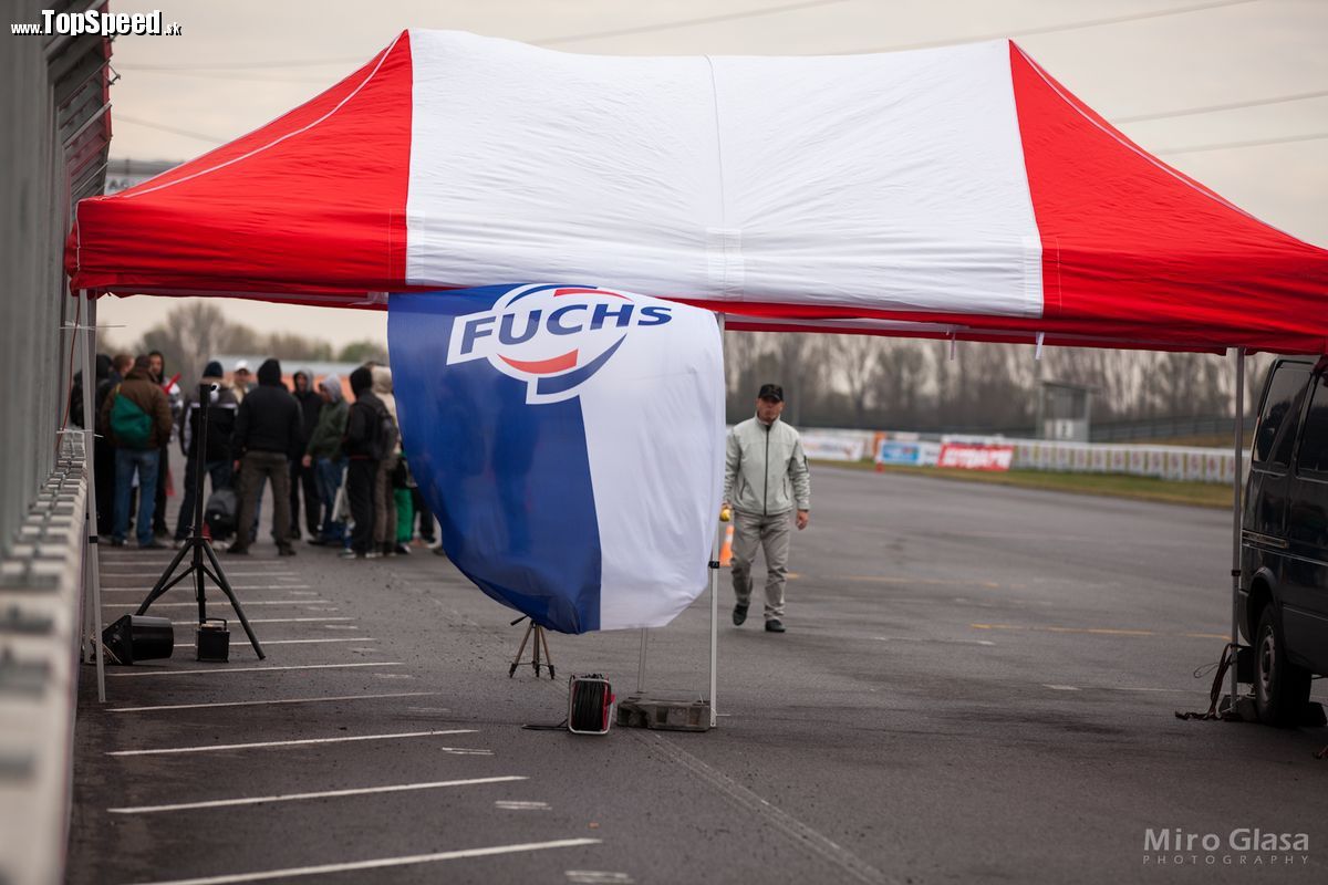 Hlavným partnerom pretekov na SlovakiaRingu bola špičková nemecká olejárska značka FUCHS