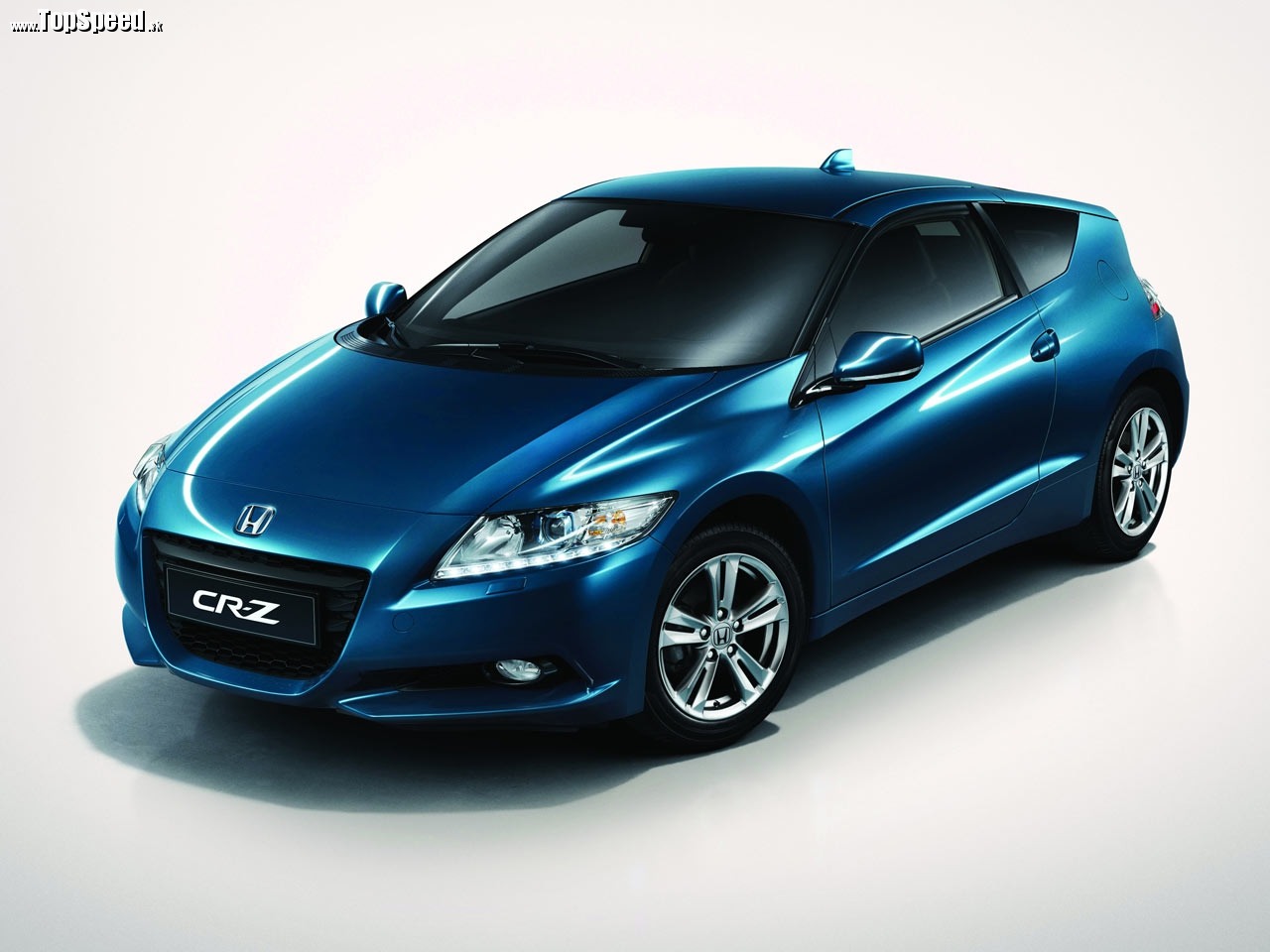 Akciová cena Hondy CR-Z klesla na 16 500€. V ponuke bude do vypredania zásob.