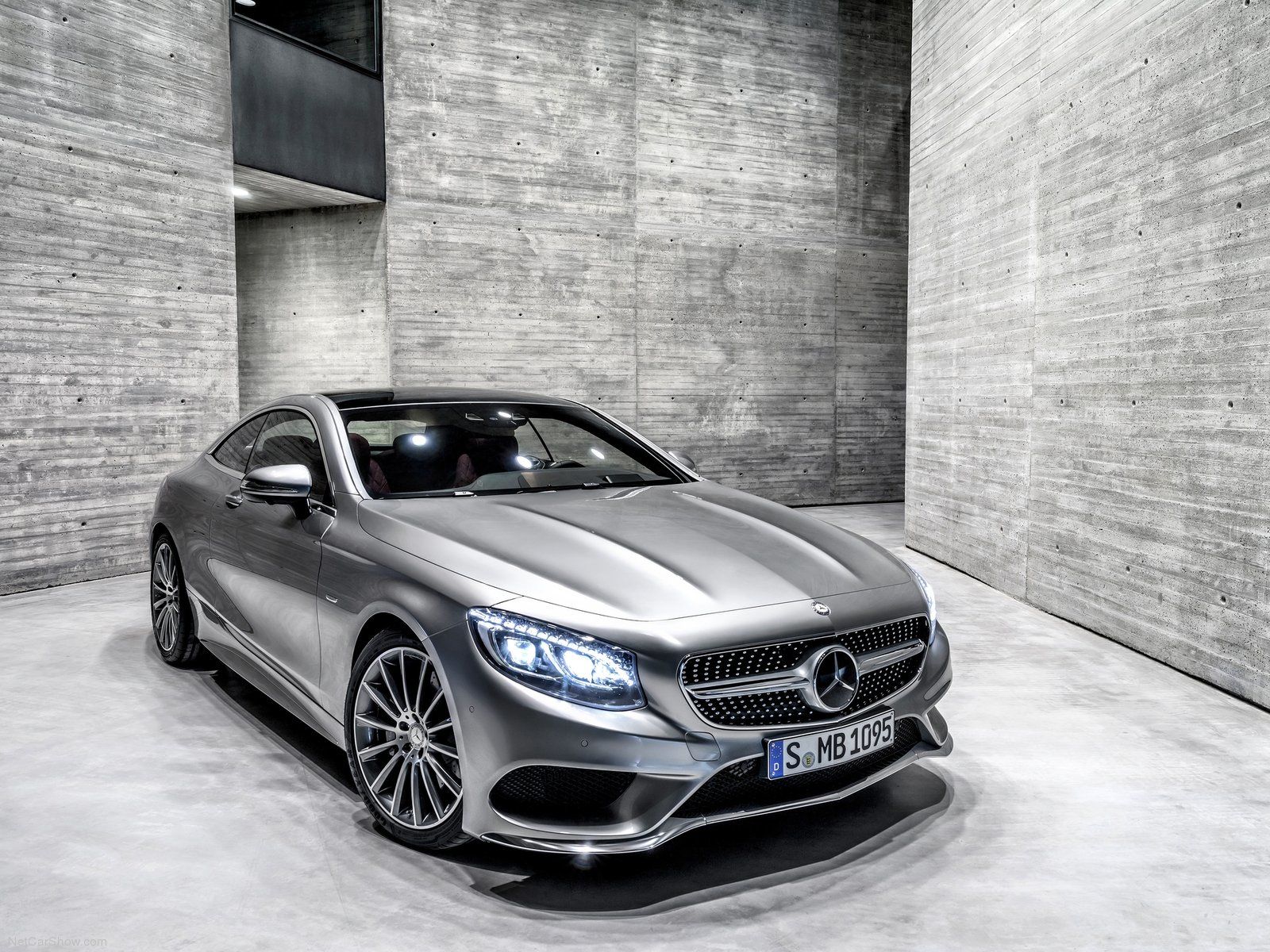 luxusnym autom roka 2015 je Mercedes S coupe