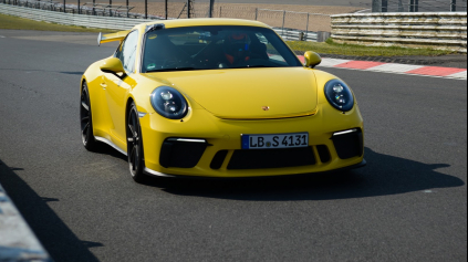 MODERNIZOVANÉ PORSCHE 911 GT3 ZVLÁDNE NÜRBURGRING O 12S RÝCHLEJŠIE