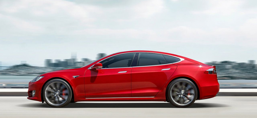Tesla sa bojí, že Model 3 ohrozí predaje Modelu S