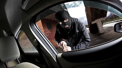 8 spôsobov, ako zlodeji otvárajú dvere auta