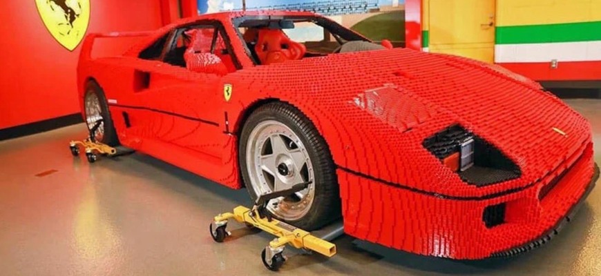 Ferrari F40 z Lega existuje, dokonca v životnej veľkosti a váži rovnako ako originál