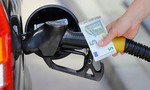 Zmenia ceny palív na leto? Zbystrite pozornosť, znovu škrtia ťažbu ropy!