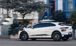Waymo zvoláva tisíce robotaxíkov. Ak si autonómne autá neporadia v USA, čo ich čaká v Bratislave?