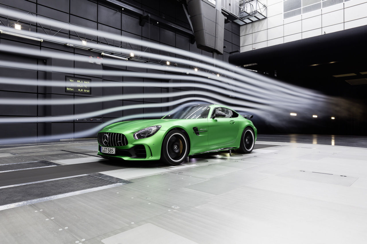 AMG GT R: zo zeleného pekla rovno do premávky