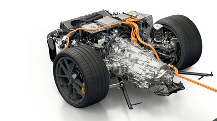 ĎALŠÍ HYBRID! PORSCHE 911 TURBO 992.2 DOSTANE PRI FACELIFTE ELEKTROMOTORY