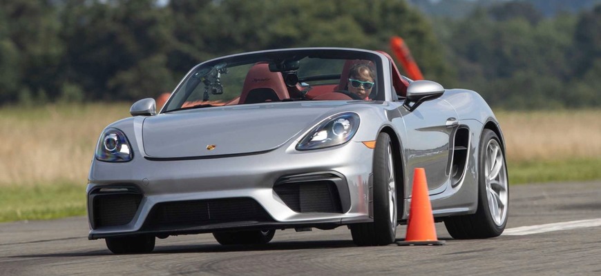 16 ročné dievča má v slalomovej jazde svetový rekord na Porsche 718